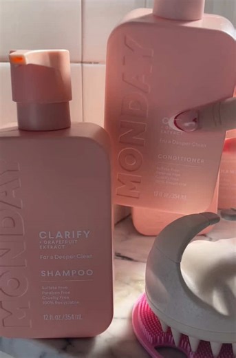 Grease be gone! 🫧 If you have oily hair that's prone to build-up, we suggest picking up our CLARIFY duo for a thorough cleanse to leave hair feeling fresh 💖