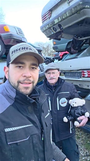 Fischer Autoverwertung on Instagram: "#Werbung das wichtigste im Leben sind unsere Kinder! Sei auch du ein Teil dieser schönen Aktion und unterstütz Kinder die finanziell keine Chance haben. Hier könnt ihr eure Bären bestellen: @laughingheartscharity @sjs.carstyling Mit dem Kauf eines Teddys unterstützen sie den laughing hearts e.v. mit 5.00€ Der Verein setzt soch seit 2009 für Berliner heimkinder ein. Der Erlös fließt in wichtige Projekte und Initiativen, die dem Wohl der Kinder zugutekommen un