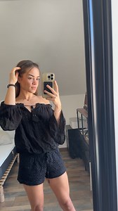 Deborah Chaudeur Tatoueuse Alsace 👹 on Instagram: "Installation. Dans mon prochain local, j’aurai assez de place pour installer une chaise de massage assise, idéale pour tatouer le dos 🙂‍↕️"