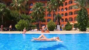 Genießt euren Badeurlaub in 1. Strandreihe in Alanya! 😍 ❤️ Türkei | Türkische Riviera 🤍 7 Nächte ❤️ Reisezeit: 04/24 – 11/24 🤍 4☀️ Club Turtas ❤️ Upgrade auf Juniorsuite oder DZ seitl. Meerblick 🤍 All Inclusive ❤️ sonnenklar.TV Premiumpaket ab € 399,- ➤ https://bit.ly/3OeO5gA | sonnenklar.TV