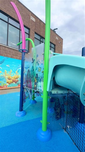Say hello to our brand new splashpad at Meineke Pool! 👋🏼 It’s the perfect way for kids to cool off and play all summer long! 💦☀️#splashpad #splashpadfun #pool #poolseason #summer #taketimeforfun #meinekepool #schaumburgparkdistrict #schaumburg #schaumburgil #schaumburgillinois | Schaumburg Park District
