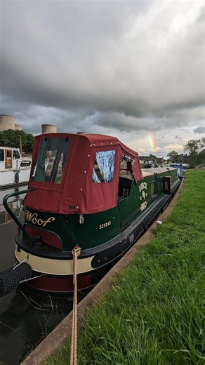 Introducing Uisce Beo 🌊 A stunning and impressive 58ft cruiser stern narrowboat built in 2023 by Tristar for effortless, off-grid living. Now for sale at Shakespeare Marina for £190,000. Designed by seasoned boaters, this bespoke vessel combines cutting-edge systems, elegant craftsmanship, and thoughtful design for year-round comfort and independence. Every detail of Uisce Beo has been created for a life without compromise. The advanced off-grid setup includes a Water Freedom filtration system,