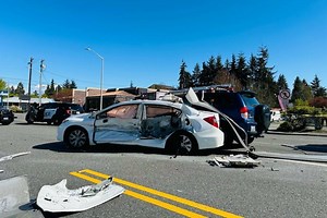 1 in critical condition after crash with box truck, semi in Everett | HeraldNet.com