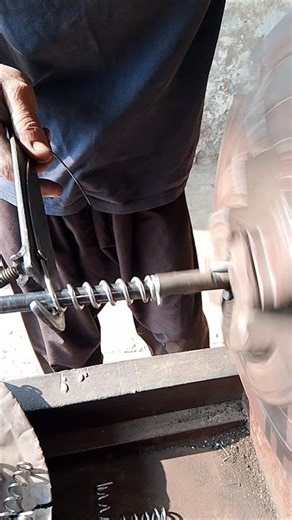 Thin Wire Open-End Spring Made on Lathe MachinePrecision Open-End Spring #freemachining