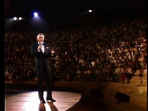 It turned out so right! Frank Sinatra performing “Strangers in the Night” in 1990 🌙 https://youtu.be/ZwAERaRUsp0 | Frank Sinatra