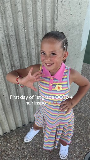 She ROCKED it! 🌈 ☀️ 🤩 Thanks for the first day of school hair tutorial! It was a HIT! 🔥 @Ashlee West #backtoschool #selflove #curlyhair #momlife #kids