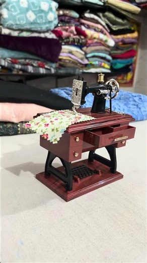 New mini sewing machine toy