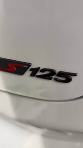 Unser Vorführer Vespa Sprint 125 S Sportlich, wendig und sofort bereit für jede Fahrt! - nur wenige Kilometer - Sport-Design mit LED-Lichttechnik - agiles Handling - perfekt für Stadt & Land - sparsamer zuverlässiger 125er Motor #vespa #sprint125 #sportystyle #italy🇮🇹 #fahrspaß #jekaymotors | Jekay-Motors