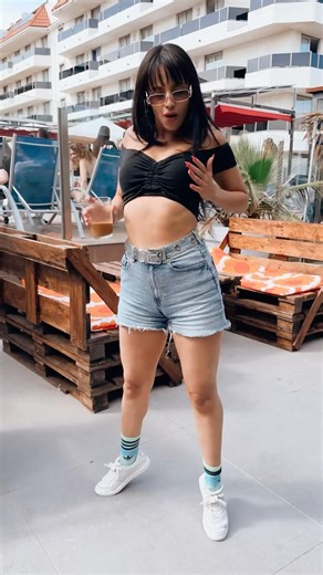 Bachata Con Cafe - a way to enjoy bachata and coffee by the pool side! Sudor y calor