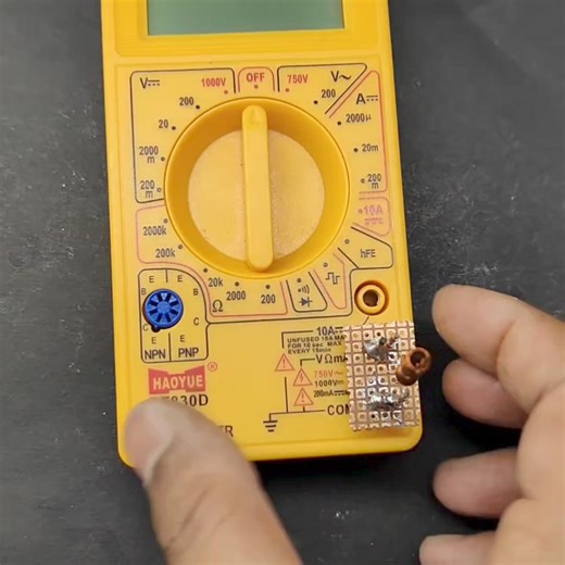 11K views · 151 reactions | How to Use Multimeter as Non Contact AC Line Detector #hacks #trick #reels #reels #reelsinstagram #education #electronics #electrical #experiment #engineering #diy #circuit #technology #science #creative #student #learning #arduino #project #viral #trending #foryou #fyp #insta #story #altium #utsource #jlcpcb #waypcb #IdeasMatter | RG Electric | Facebook