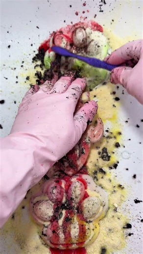 2 vs 1 Clean Challenge 😳 #oddlysatisfying #asmrcleaning