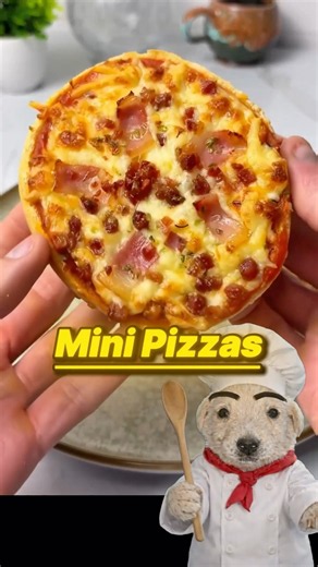 Mini pizzas in under 5 minutes 🍕🔥