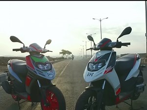 Aprilia SR150 vs SR150 Race Edition - Comparison