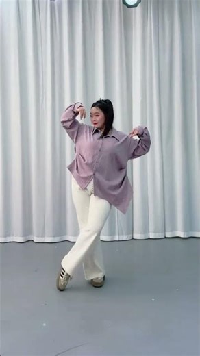 Spring's Embrace: March's Dance Moves Unveil the Heart of Blossoming Season