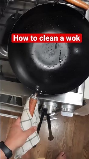 How to clean a carbon steel wok