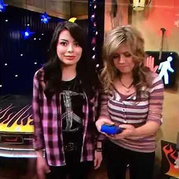 Carly and Sam doing gymnastics 💖💖💖😂😂😂😂