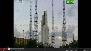 Vidéo : la fusée Ariane 5 met deux nouveaux satellites en orbite