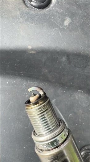 Honda Civic FN2 Type R - Idle fluctuating issue - Part 6 - Spark plug check