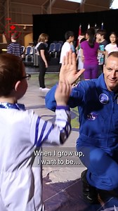 Looking for ways to inspire your students, spark their interest in STEM and help them become the scientists, engineers or explorers of tomorrow? 🪐 We’ve curated a list of ideas, tips and tricks to help you bring space into the classroom. 💡 Inspire your students: https://www.asc-csa.gc.ca/eng/youth-educators/bringing-space-into-your-classroom.asp | Canadian Space Agency