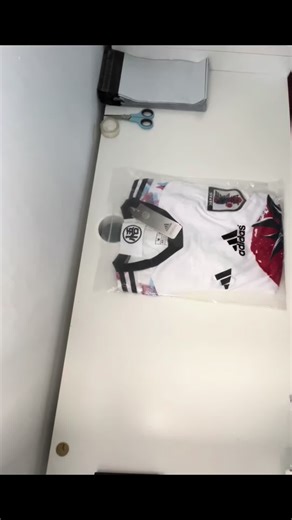 Nouvelle commande de maillots de foot sur Vinted