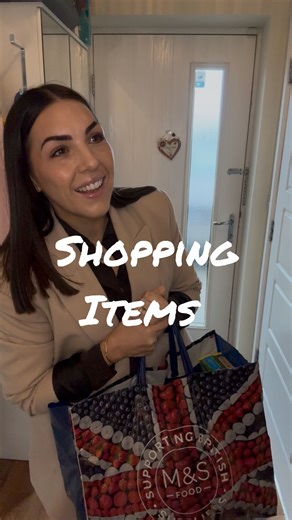 Clare Cam 🇬🇧 English Teacher on Instagram: "Here are how we say some different types of shopping items in English... - A loaf of bread - A block of cheese - A packet of crisps - A jar of jam - A bunch of bananas - A tin of beans - A carton of milk - A bag of potatoes - A tub of yoghurt - A clove of garlic - A box of cereal - A pack of strawberries - Half a dozen eggs (6 eggs) - A dozen eggs (12 eggs) - A pot of cream - A tube of tomato purée #englishlesson #englishconversation"