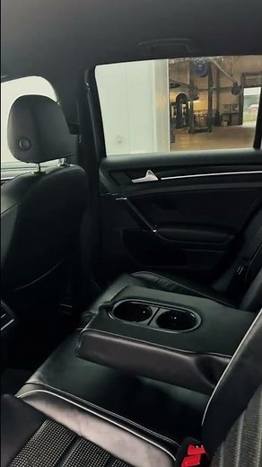 2019 Volkswagen Golf R 6-Speed - Barrhaven Chrysler