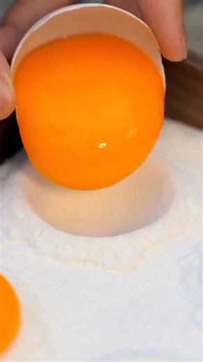 Lǐ jiā qīngchén (李家清晨) on Instagram: "This part of my video's are very good ☺☺✨ #craftersofinstagram #liondance #liondancing #foodphotography"