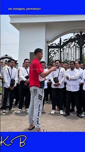 momen seorang pemilik rumah yang peduli sama orang yang pelamar kerjaan dintempat nya