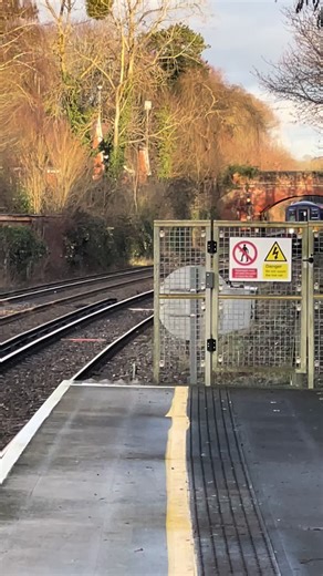 SWR Class 455716 455721 arriving at Cobham & Stoke d’Abernon for Guildford #viral #fyp #trains #trainspotting #foryoupage