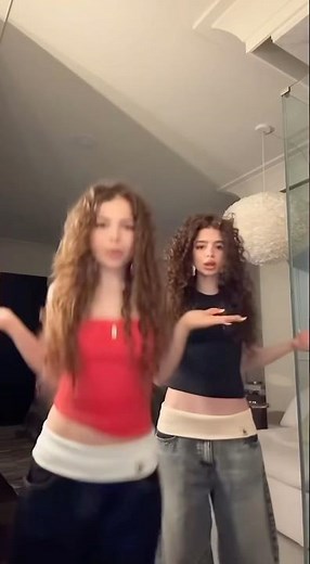 I ain’t got no panties on dance! 🌺 #dance #tiktokdance #tiktok #edit #tiktokaudios