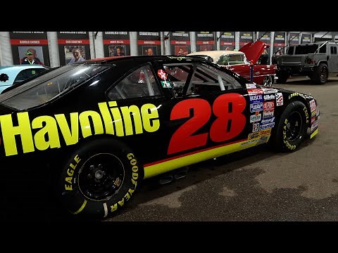 1990 Ford Thunderbird NASCAR Cold Start, Revs, Idle