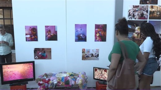 LSU School of Art grad students showcase final projects at spring grad walk in Baton Rouge
