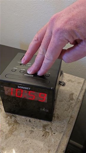 How to set the clock on a Sonnet hotel clock radio