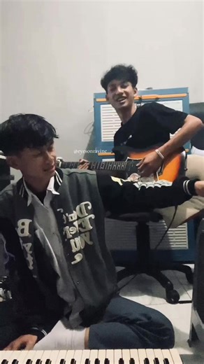 mengeluarkan video video lama #ravine #band #cover #terlalucinta