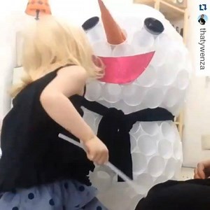 BONECO DE NEVE! Veja como é simples e rápido pra fazer esde boneco.Sou apaixonada por esse boneco de neve de copinhos💕 Via @thatywenza #NatalTaChegando 🎄😊#NatalnoPPD 🎄 ▶Quer mais dicas sobre educação? Acesse➡ www.papodaprofessoradenise.com.br ❤ ________________________________ #espiritonatalino #família #nataltachegando #natal #Educação #Escola #Pedagogia #Professora #ProfessorasDoBrasil #SerProfessor #SouProfessora #grupocompartilharsaberes #teachersofinstagram #dyi #Natal #árvoredenatal #N