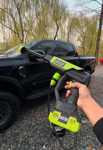 Old way: dragging buckets, untangling cords, wasting water. New way: one click, instant clean. It’s 2025 — smart washing made easy#upgradeyourroutine #pressure #washer #cordlesslife #washsmarternotharder #carhack