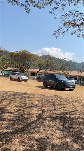 Explore the Range Rover Club Laos Tour