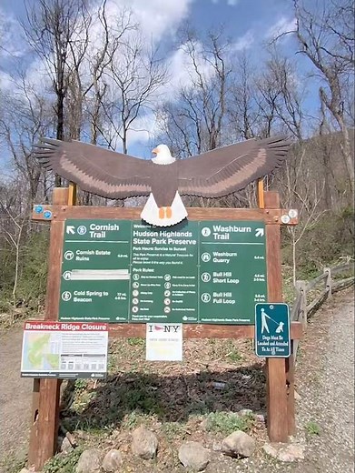 Hiking in New York Hudson Highlands State Park 🥾 Cold Spring to Beacon!