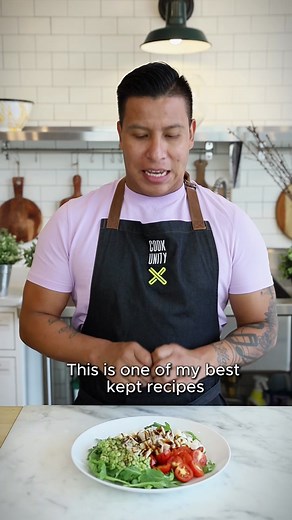 Today I'm revealing one of my best-kept recipes: 👉🏼 Israeli Couscous Chicken. It's an easy and fresh dish, perfect for this summer. Watch the video to see the step-by-step process 🍗🍅🥬 Try this and many other dishes of my creation by subscribing to CookUnity. ⭐ Use my discount code today: ANDRESMENDEZ What did you think of this dish? Tell me in the comments! #couscous #recipes #chicken #chickenrecipes #chefandresmendez #cookunity #israelicouscouschicken #freshdishes #easytorecipes --- Hoy te