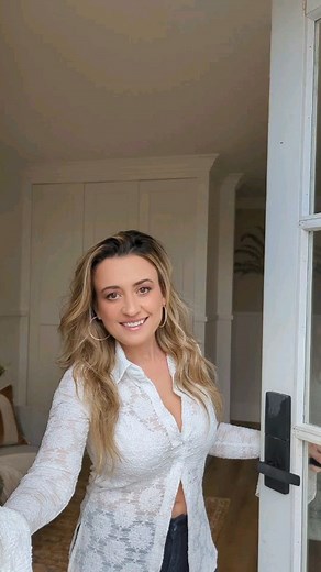 Kirsty and Jesse | Lake House Build - Entry/Foyer Reveal 🏠 Welcome! Make yourself at home... What was once our garage underneath the house is now the new... | Instagram