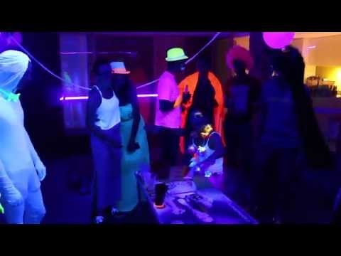 How to host an amazing glow party