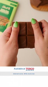 Experience new Lindt Dubai Style Chocolate now in Tesco – filled with exquisite pistachio cream, crispy kadayif threads and delicious almond brittle. | Lindt