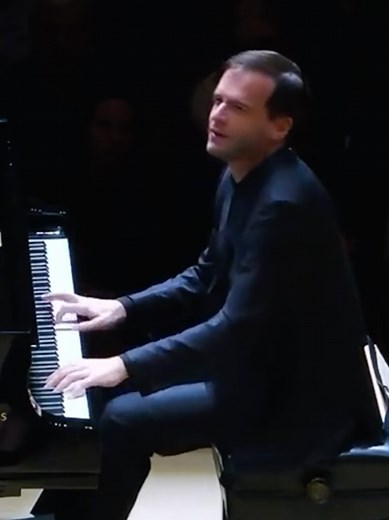 Francesco Piemontesi Performs Mozart's Piano Concerto No. 25