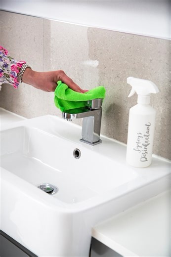 The Shaving Foam Sink Shine Trick!✨ | Lynsey Queen Of Clean