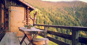 8 Breathtaking Fire Lookouts You’ll Want to Rent Right Now