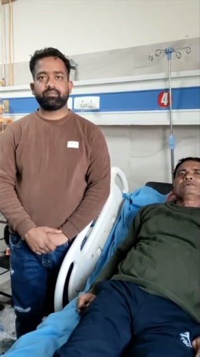 Bitana & Chandrawati Hospital on Instagram: "65 year old man presented with complain of right flank pain with Hematuria for long time..went to Delhi and returned due to high cost and high risk of surgery..Visited Dr Dhirendra Yadav (M.Ch Urology, Gold medalist, AIIMS BHOPAL) at Bitana & Chandrawati hospital and diagnosed with Right renal mass abutting duodenum and IVC after CT UROGRAM. Underwent Radical nephrectomy and discharged satisfied after 6 days. #urologist #urosurgery #aiimsbhopal #bahra