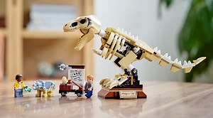 Comparing the fossil-themed sets from LEGO Ideas and Jurassic World
