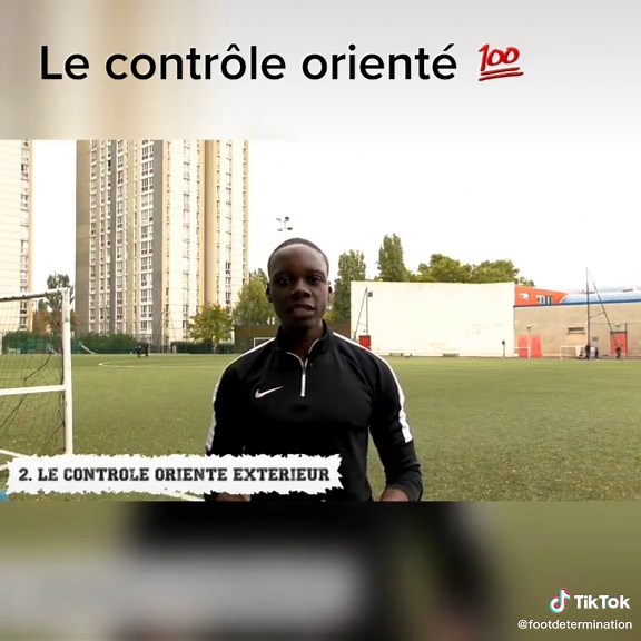 Contrôle Orienté au Football : Techniques et Astuces
