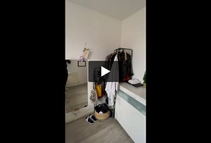 Quiet Spacious Room - Stepney, Bills Included