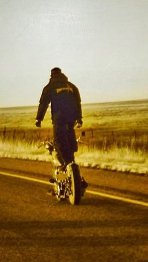 Old video, but it never gets old watching myself tank surf my 1948 @harleydavidson big UL Flathead on US Route 66, near Winslow Arizona, on a Florida-California run with @providencecycleworx @kfnstagram & @philzbeach . I don’t do this anymore, since I have kids & a wife who would set fire to my motorcycles. #harleydavidson #ulh #ul #flathead #harley #bobber #motorcycle #route66 #arizona #florida #california #stuntriding #indianlarry #rollingstones #therollingstones | Billy Lane of Choppers Inc.